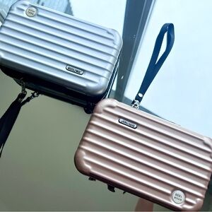✨ Brand New Rimowa Amenity Kit Case – Rose Gold